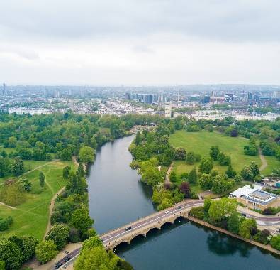 A Green Paradise in the Middle of the Metropolis: Hyde Park