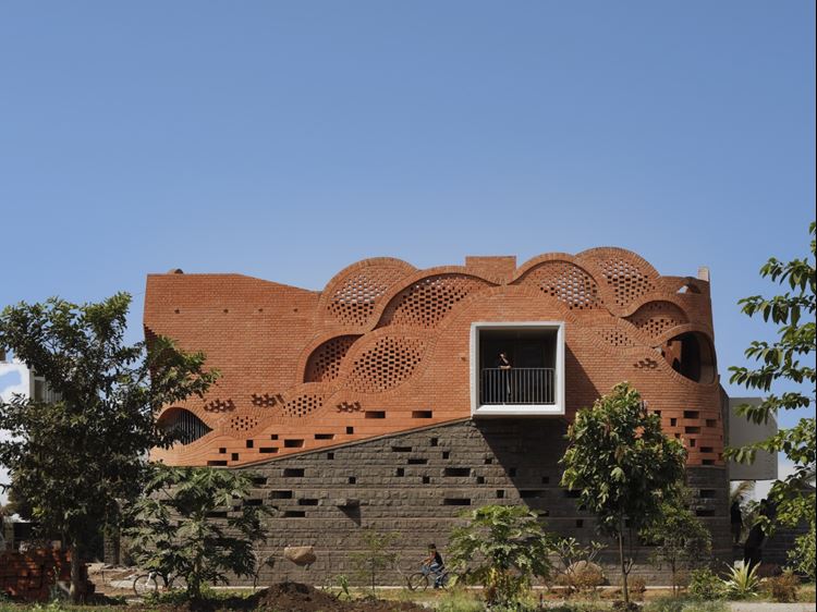 Gadi Evi