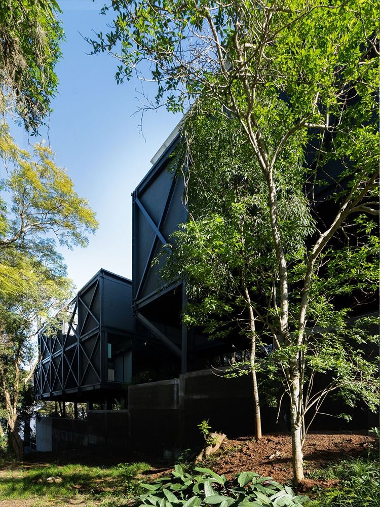 MIRADOR HOUSE